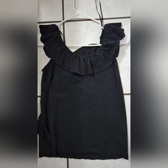 Chic Black Ruffled Blouse - Picture 4 of 4